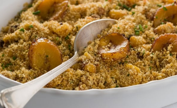 Farofa de Banana-da-Terra Dourada e Crocante