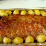 Costelinha de Porco Assada com Batatas