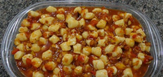 Nhoque delicioso com molho de bacon