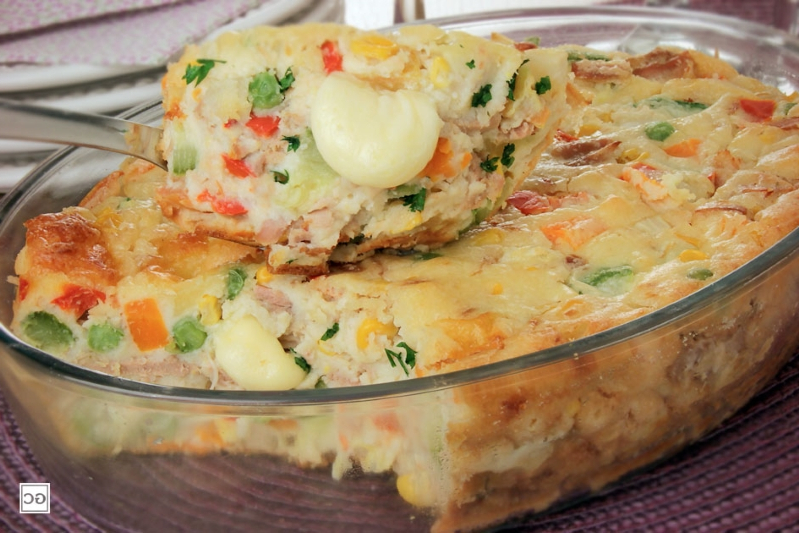 Torta de Atum de Liquidificador com Legumes