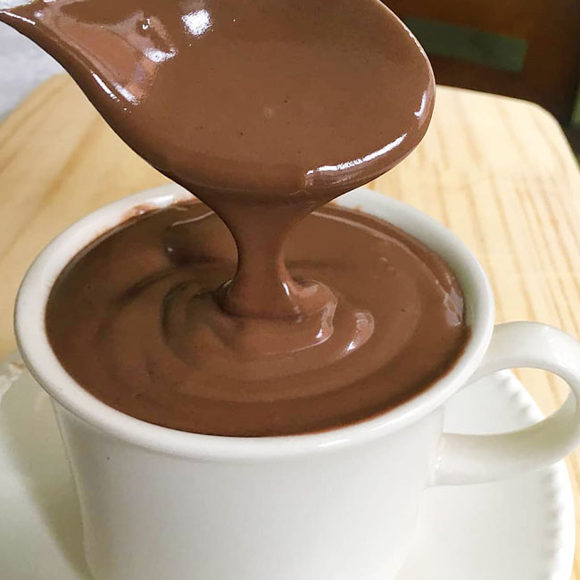 Aprenda a fazer um delicioso chocolate quente cremoso