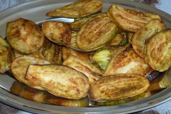 Jiló Frito com Maionese de Alho