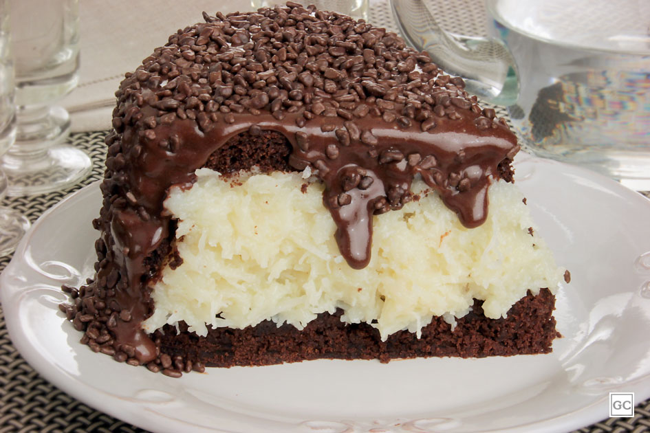 Bolo Especial Que Já Sai Recheado Do Forno
