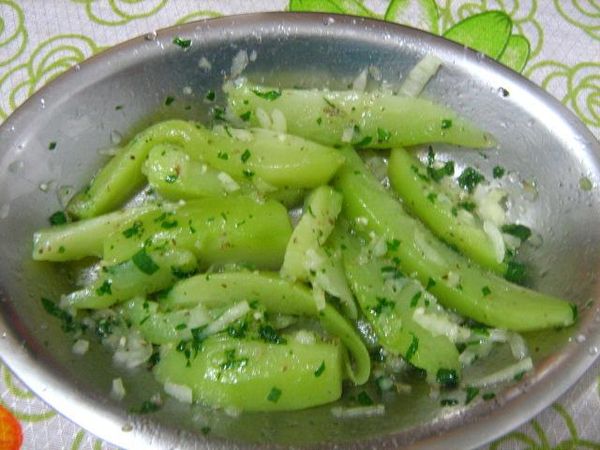 Salada de chuchu que vai te surpreender