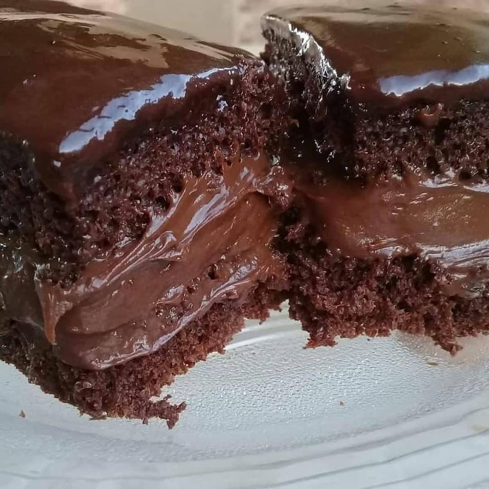 Bolo de chocolate fofinho de liquidificador