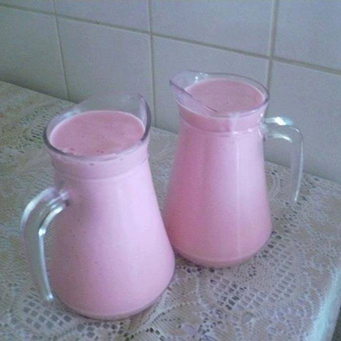 Como Fazer Iogurte Caseiro de Morango Bem Cremoso