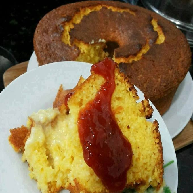Bolo de milho com requeijão
